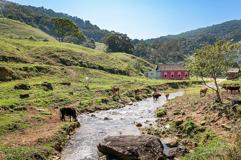 Chalé Bonna hidro lareira e cozinha perto Floripa.
