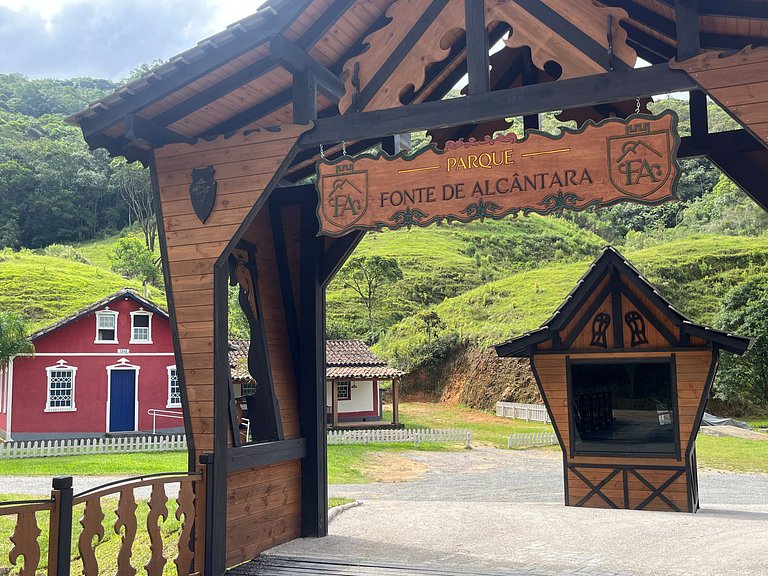 Chalé com hidro, lareira e cozinha, perto Floripa