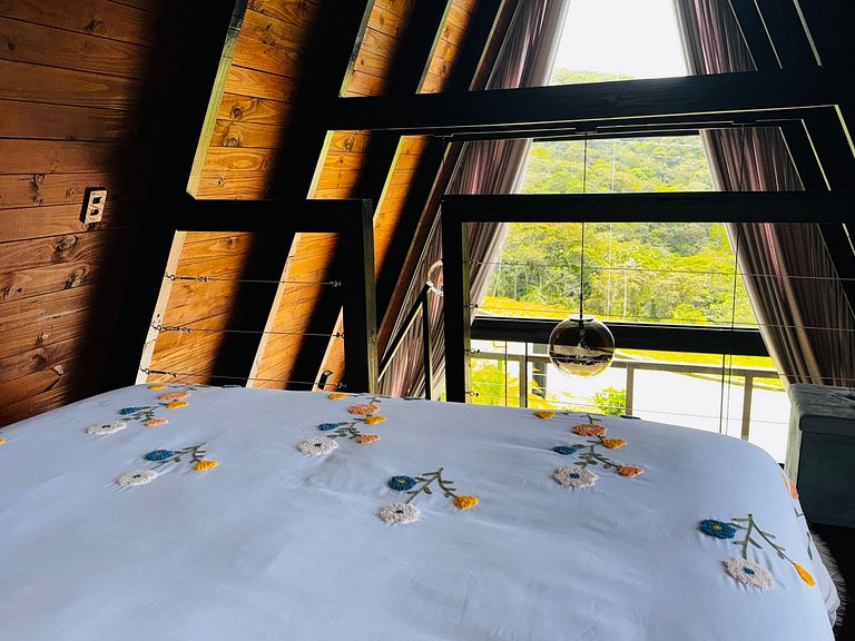 Chalé com Hidro, Lareira e Vista para o Vale