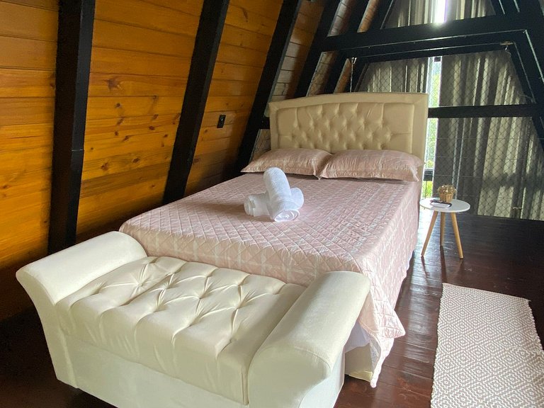 Refúgio Romântico com Hidro, Lareira e Vista