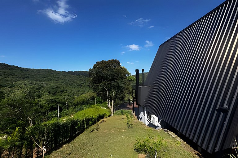 Chalé | Hidro | Churrasqueira | Deck com vista