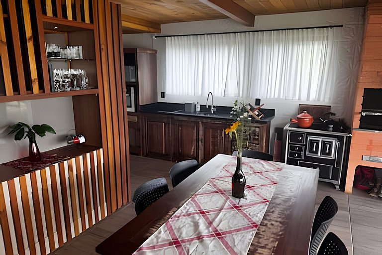 Chalé | Hidro | Churrasqueira | Deck com vista