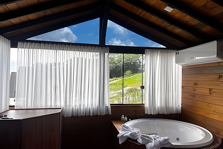 Chalé | Hidro | Churrasqueira | Deck com vista