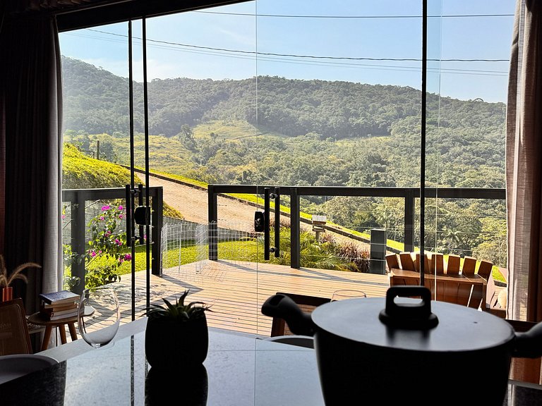Chalé com Hidro, Lareira e Vista para o Vale